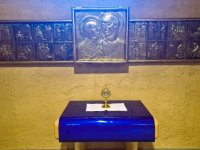 Theresienaltar mit Reliquienmonstranz.jpg