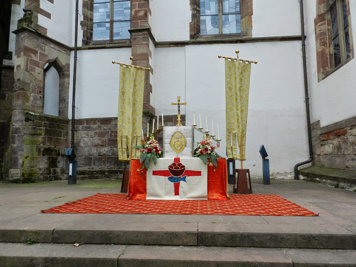 tl_files/pfarrei/aktuell/Fronleichnam2014_02.JPG