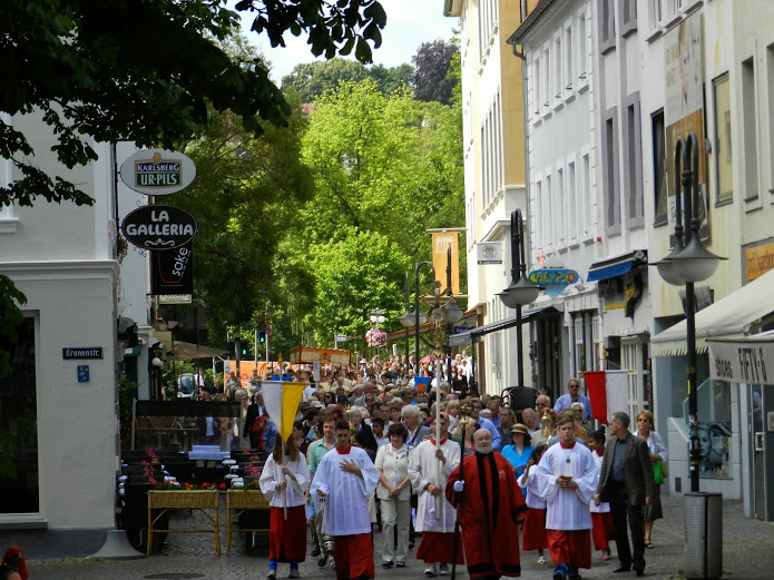 tl_files/pfarrei/aktuell/Fronleichnam2014_04.JPG