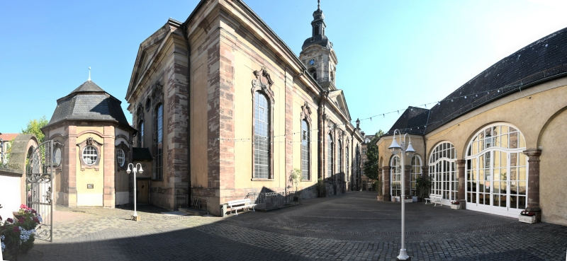 tl_files/pfarrei/kirchen/st-johann/sieg/Basilika mit Sakristei und Wandelhalle_2015.jpg